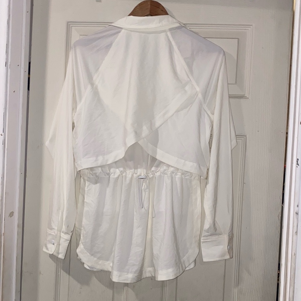 Athleta Northstar shirt. White Button-Up Shirt. Size M